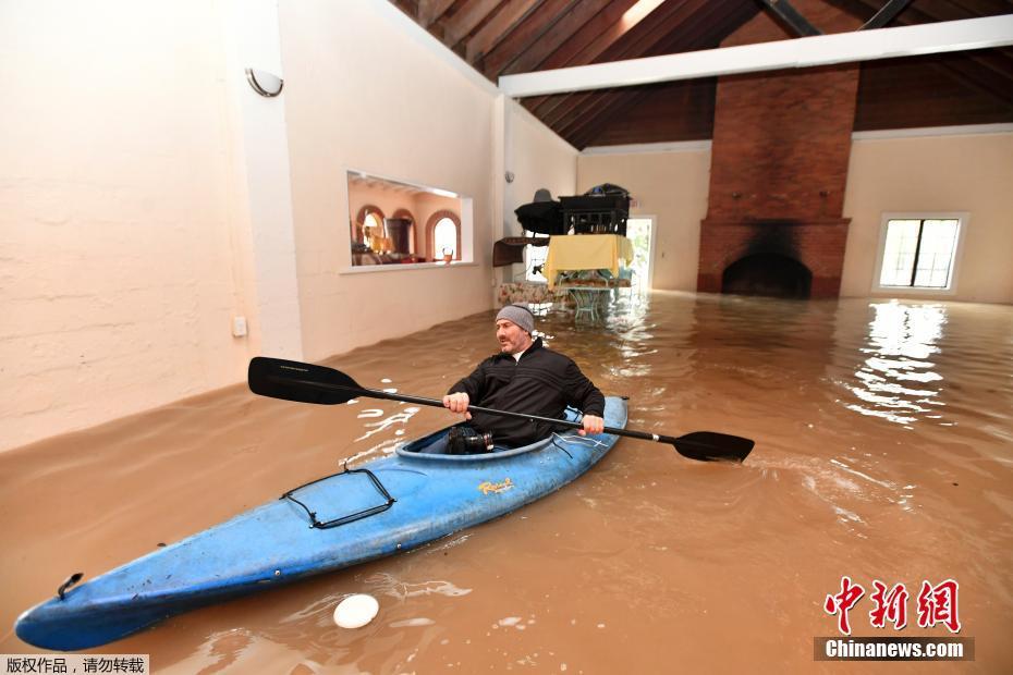 《人前人后》by偷馬頭