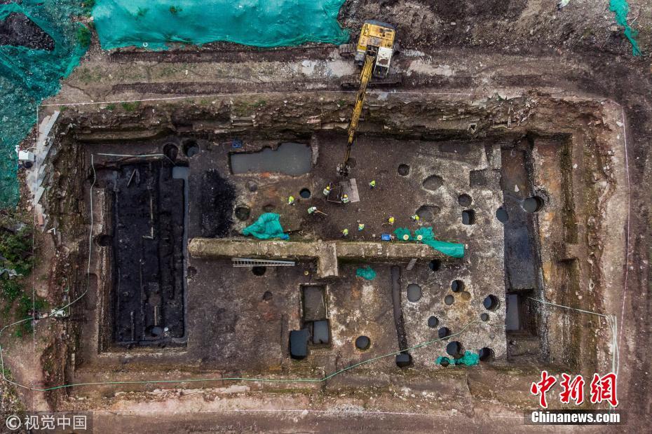 終生囚禁by簡介