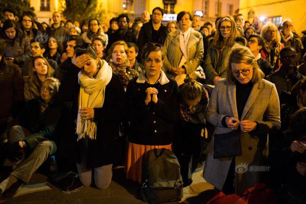 《杏花雨》by非木非石